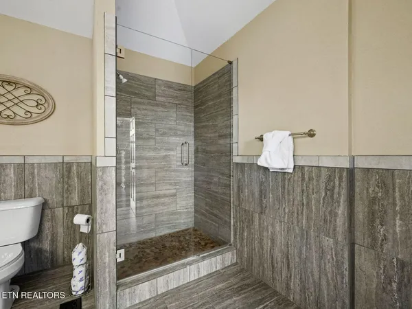 $2,499,987 | 1252 Crestview Drive, Pigeon Forge, TN 37863