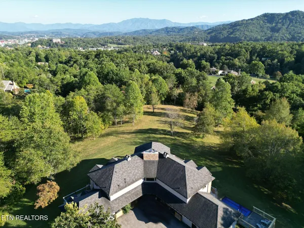 $2,499,987 | 1252 Crestview Drive, Pigeon Forge, TN 37863