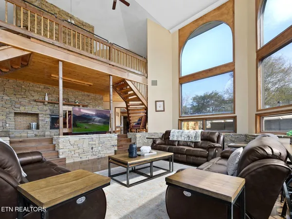 $2,499,987 | 1252 Crestview Drive, Pigeon Forge, TN 37863