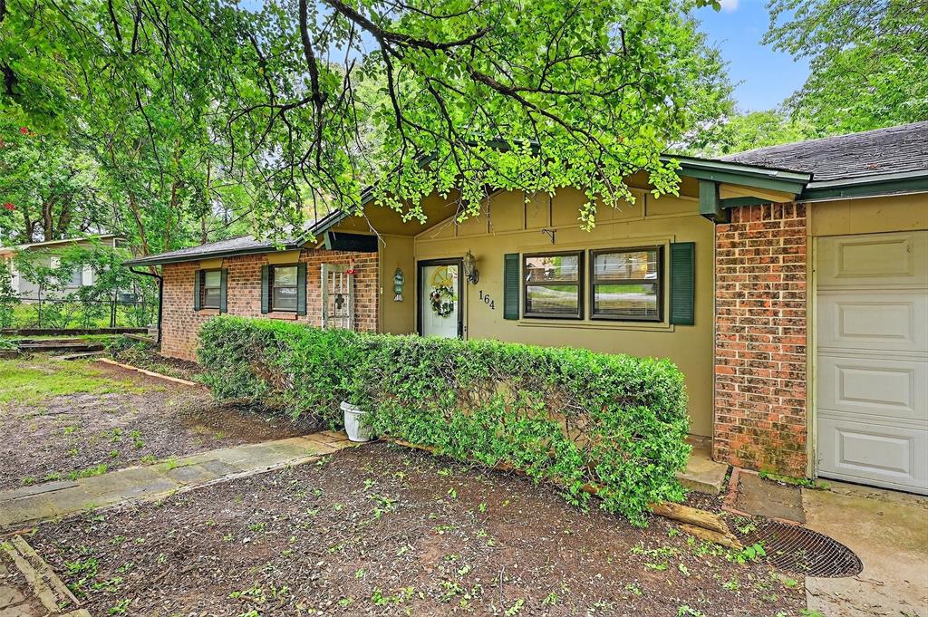 164 Ash Denison, TX 75020 - Photo 4 of 29 front view of a house