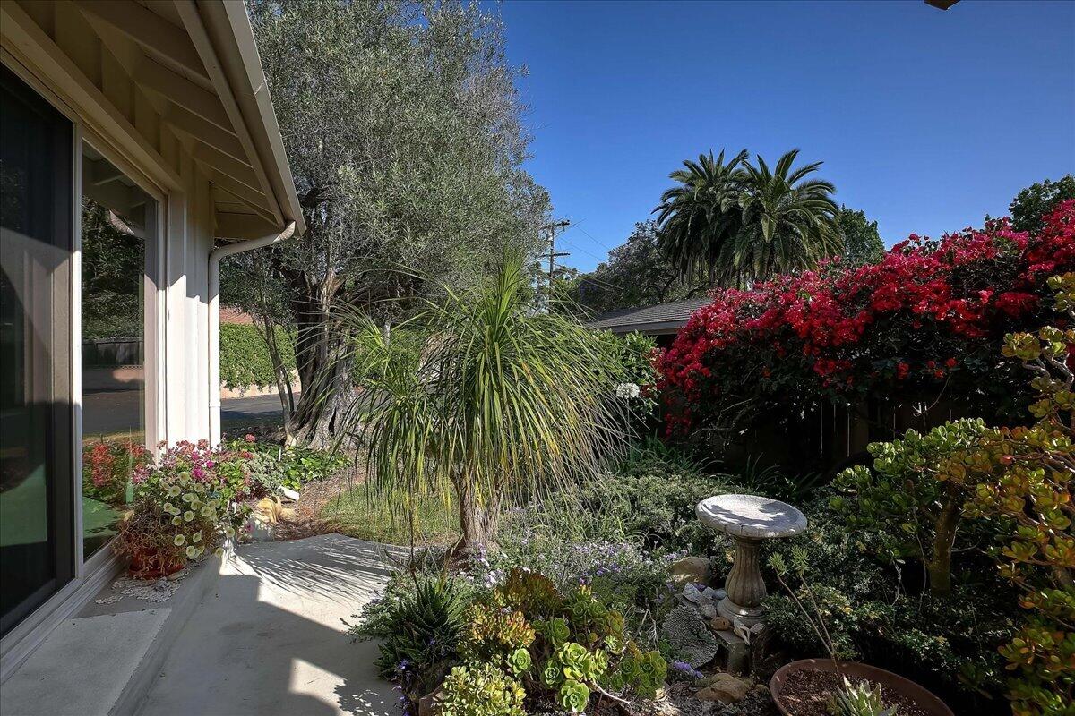5726 Encina Road, Unit 1 Goleta, CA 93117 - Photo 24 of 36 Back Area