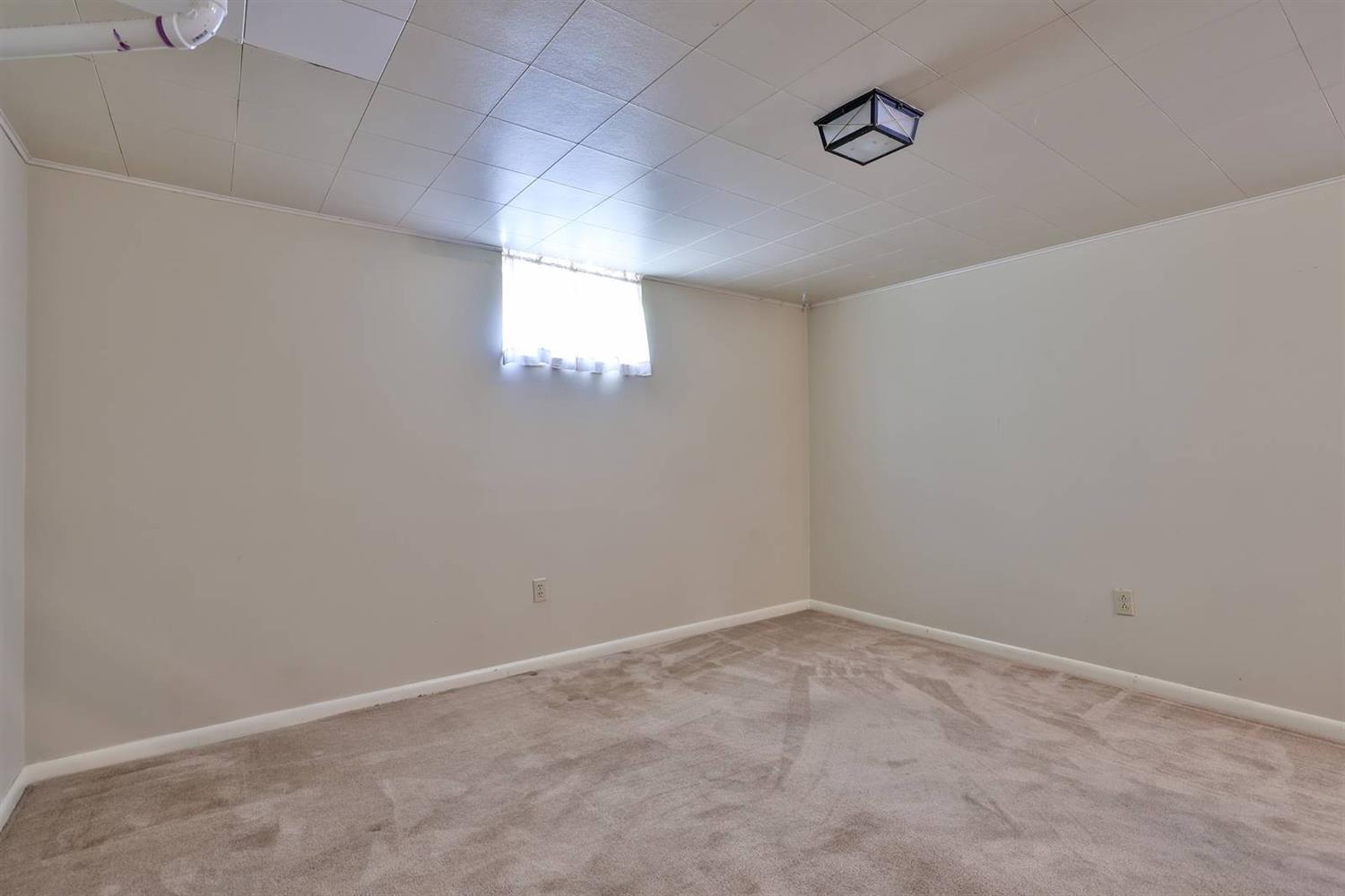 5962 Lawrence Road Cincinnati, OH 45248 - Photo 21 of 43