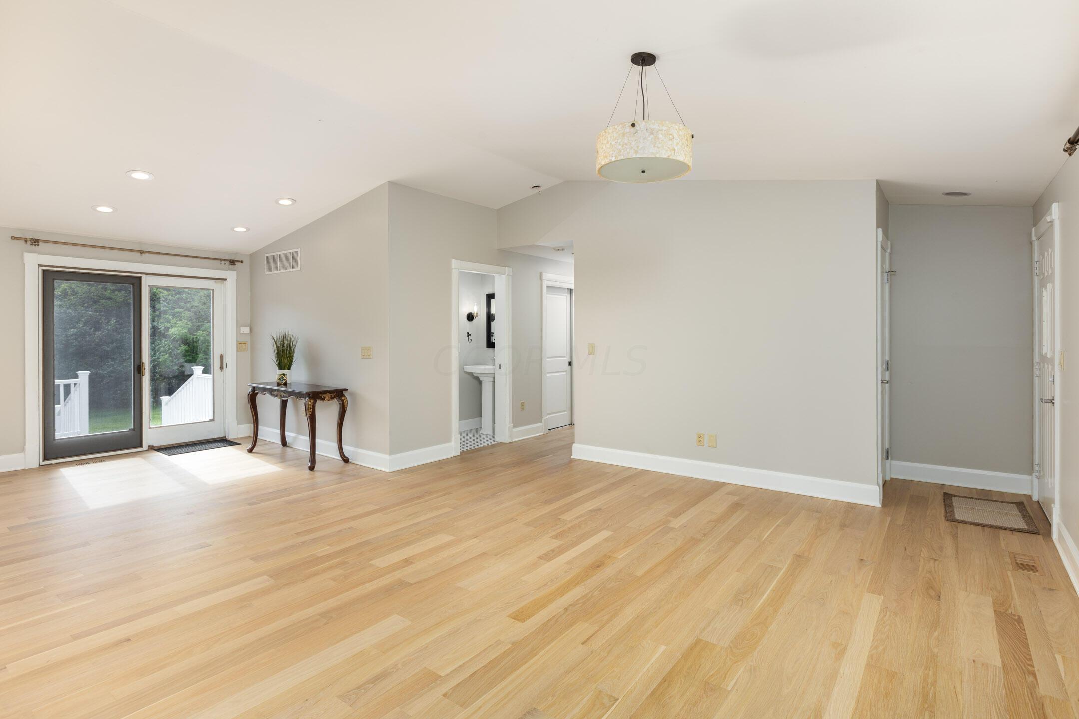 4002 Harlem Road New Albany, OH 43054 - Photo 10 of 47