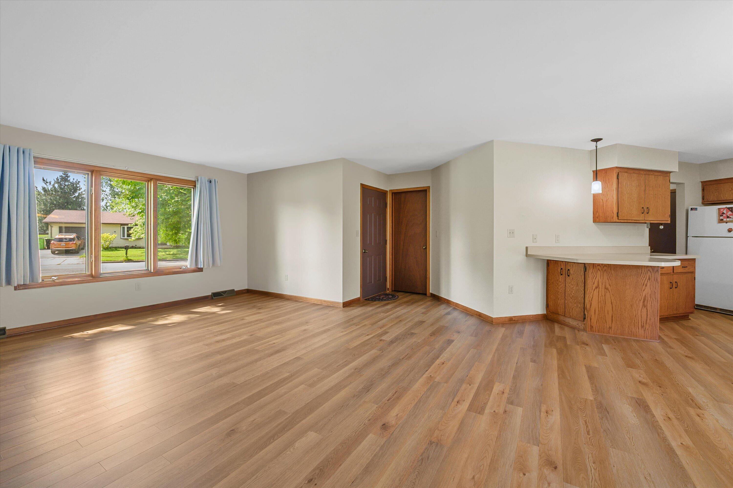 1468 Honeysuckle Road Hartford, WI 53027 - Photo 5 of 40 Living / Great Room
