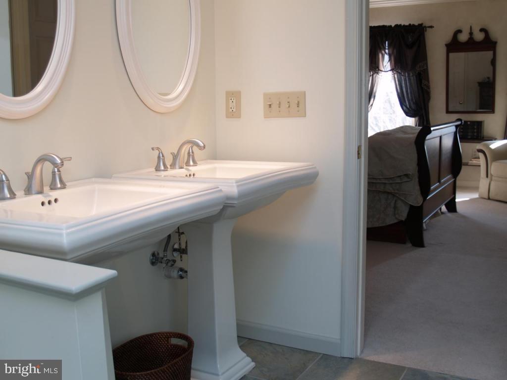 135 Milton Circle Lititz, PA 17543 - Photo 19 of 27