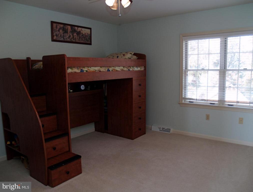 135 Milton Circle Lititz, PA 17543 - Photo 22 of 27