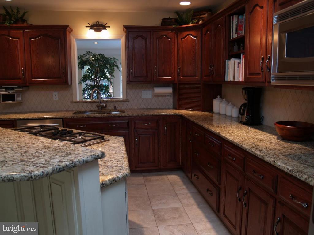 135 Milton Circle Lititz, PA 17543 - Photo 5 of 27