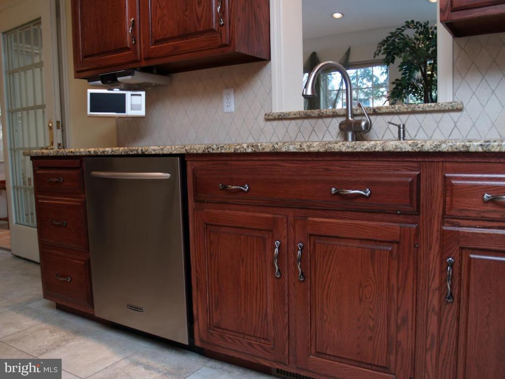 135 Milton Circle Lititz, PA 17543 - Photo 9 of 27