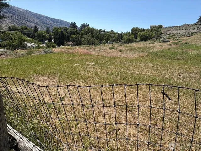 $525,000 | 301 North Main Street, Riverside, WA 98849