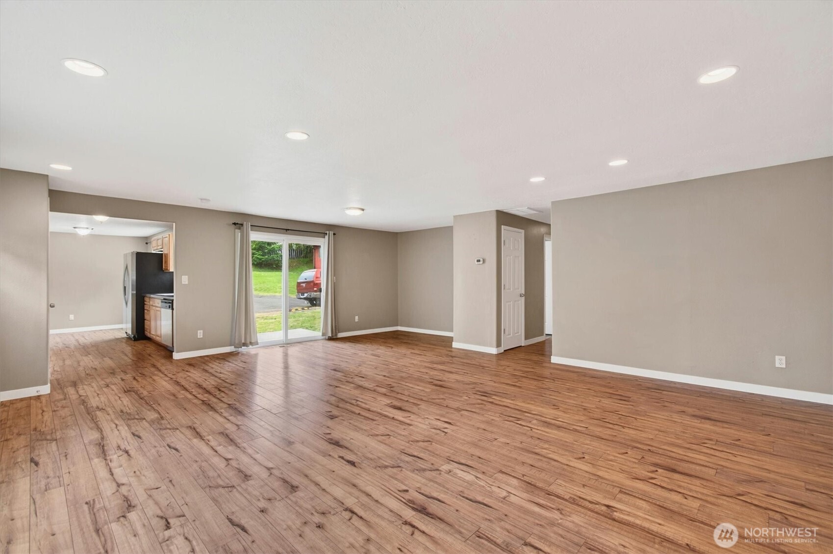 354 Carroll Road Kelso, WA 98626 - Photo 5 of 27 Gallery Image 5
