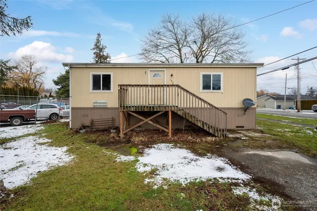 $240,000 | 148 West Third Street, Sumas, WA 98295