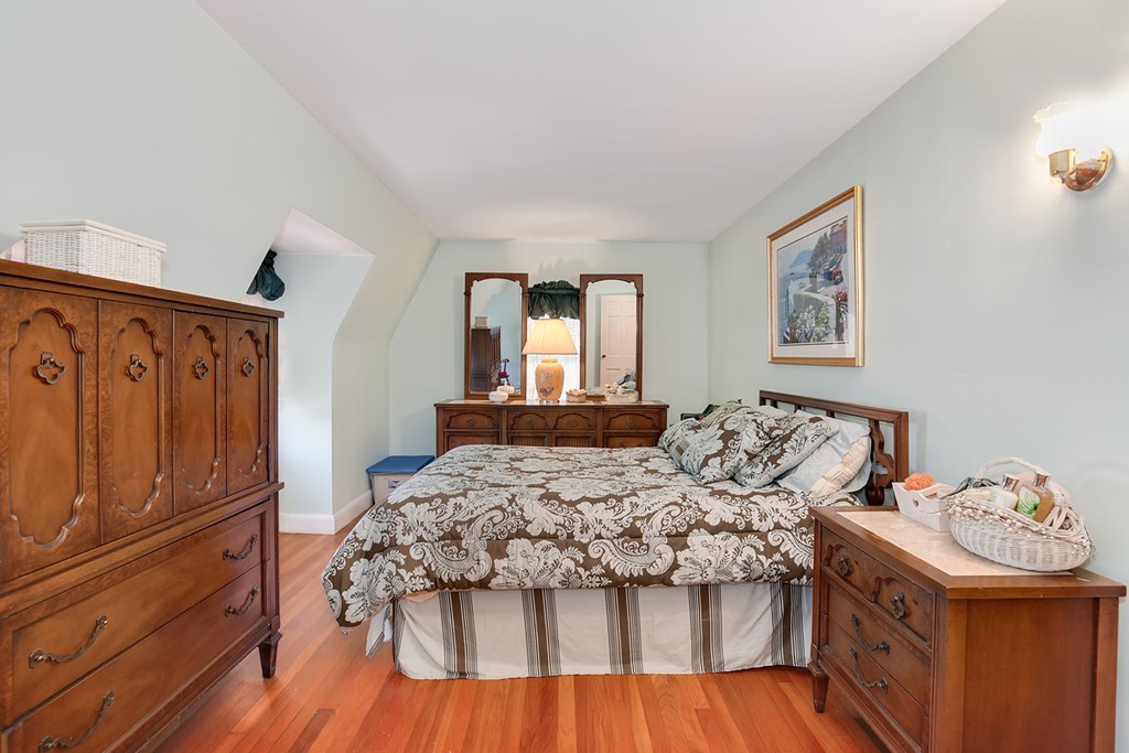 196 Lawrence Road Medford, MA 02155 - Photo 17 of 30 Gallery Image 17