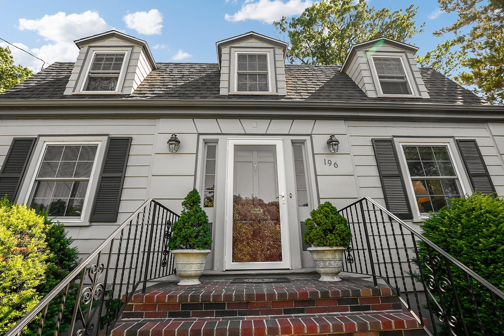 196 Lawrence Road Medford, MA 02155 - Photo 3 of 30 Gallery Image 3