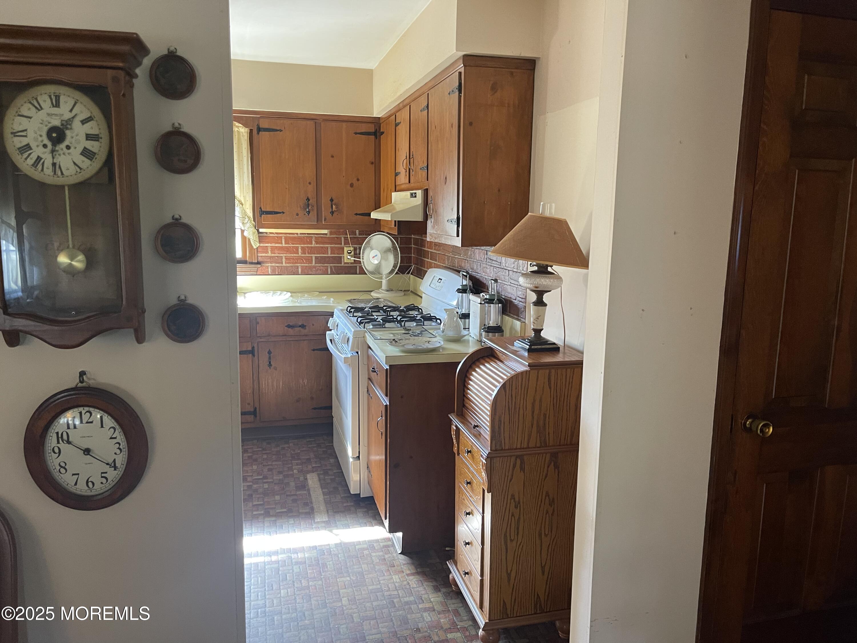 2023 Lanes Mill Road Brick, NJ 08724 - Photo 19 of 40 a utility room with dryer and washer