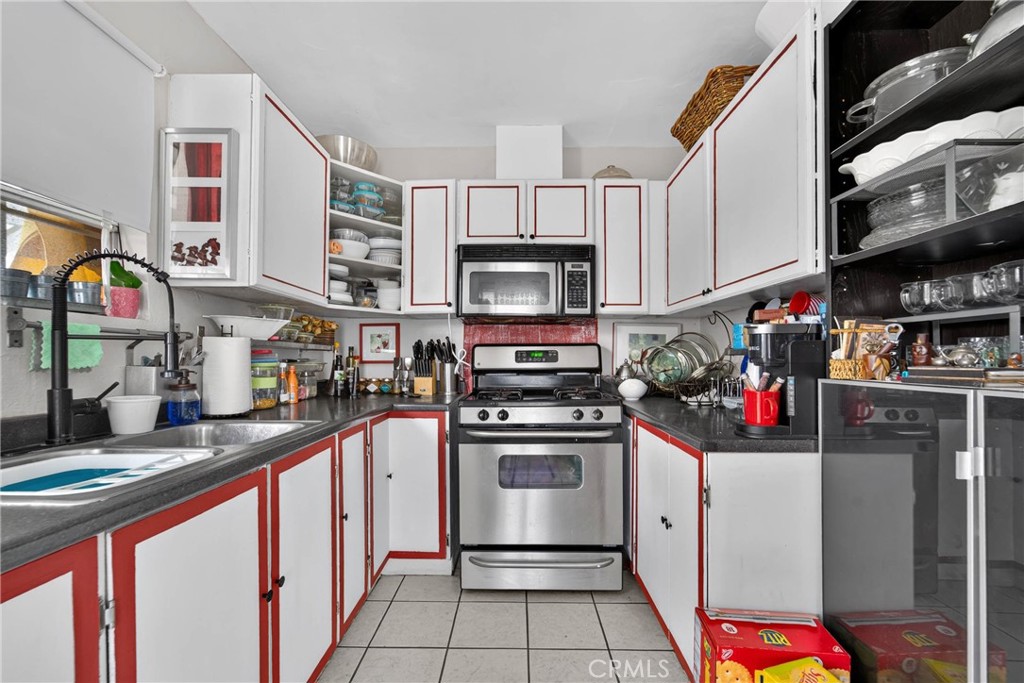 400 West Maple Street Compton, CA 90220 - Photo 12 of 20