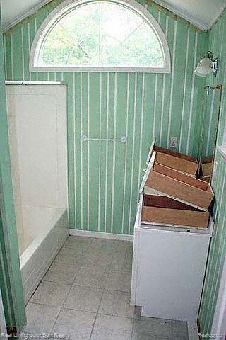 333 Heights Road Lake Orion, MI 48362 - Photo 6 of 6 Bathroom