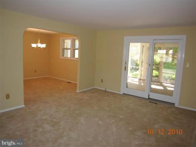 3905 Klausmier Road Nottingham, MD 21236 - Photo 2 of 20 Living Room/Dining Room