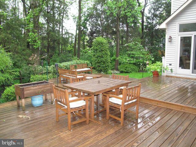12009 North Walnut Branch Road Reston, VA 20194 - Photo 25 of 28 Exterior (General) 3 decks