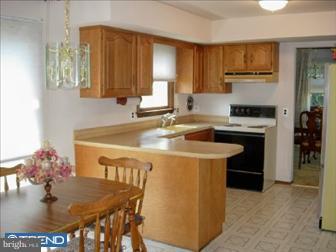 203 Poplar Road Chalfont, PA 18914 - Photo 3 of 6 Kitchen