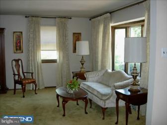 203 Poplar Road Chalfont, PA 18914 - Photo 4 of 6 Living Room