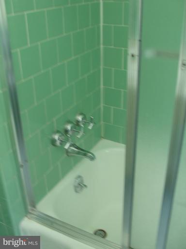 3327 Northmont Road Baltimore, MD 21244 - Photo 13 of 19 Bath