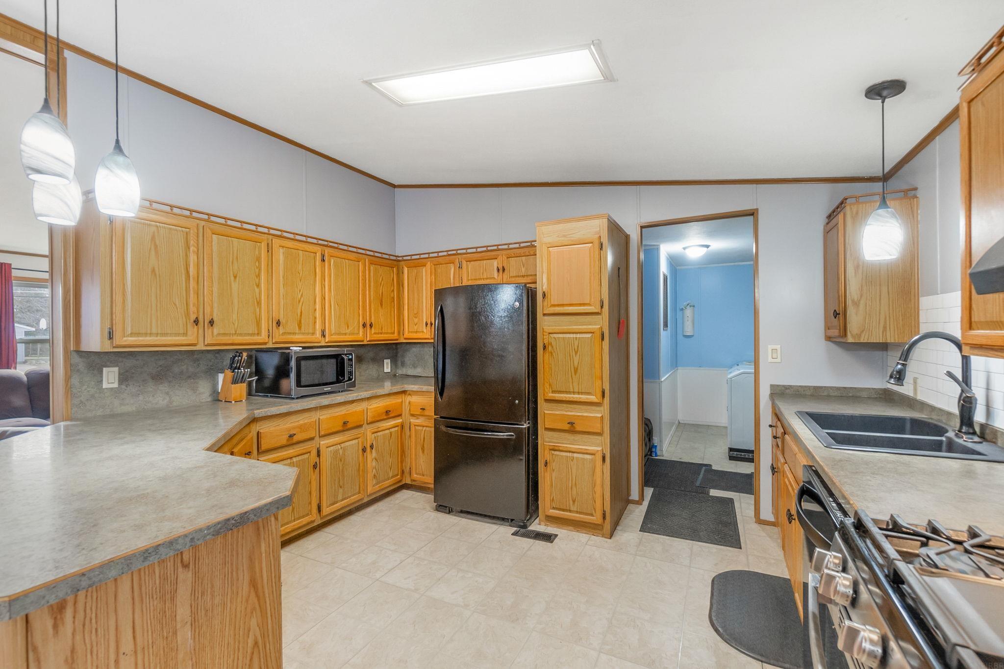 1239 Fulton Street Waterloo, IA 50707 - Photo 9 of 33 Gallery Image 9