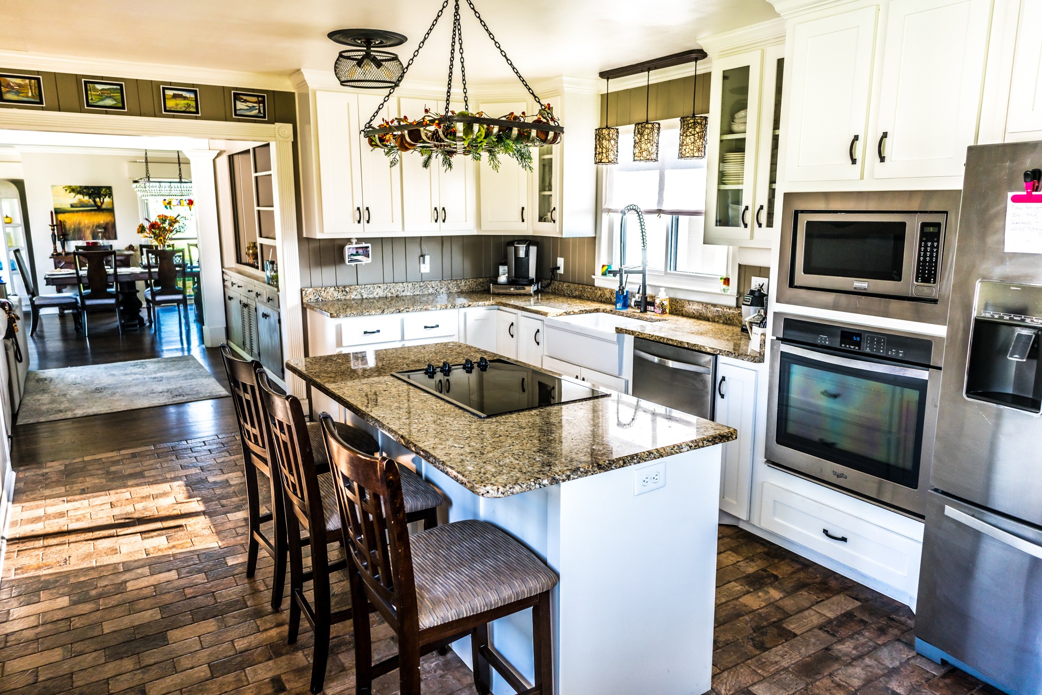 7151 New Chapel Road Springfield, TN 37172 - Photo 11 of 45 Granite counters, Island with Cooktop, Chicago Brick flooring and door to Patio are just a few to mention!!