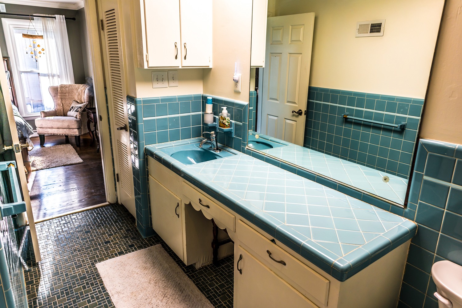 7151 New Chapel Road Springfield, TN 37172 - Photo 23 of 45 Original Tiled Master Bathroom