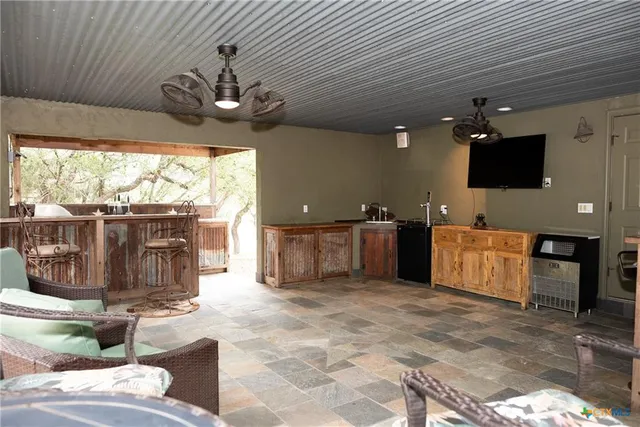 $505,000 | 211 Cambridge Drive, New Braunfels, TX 78132