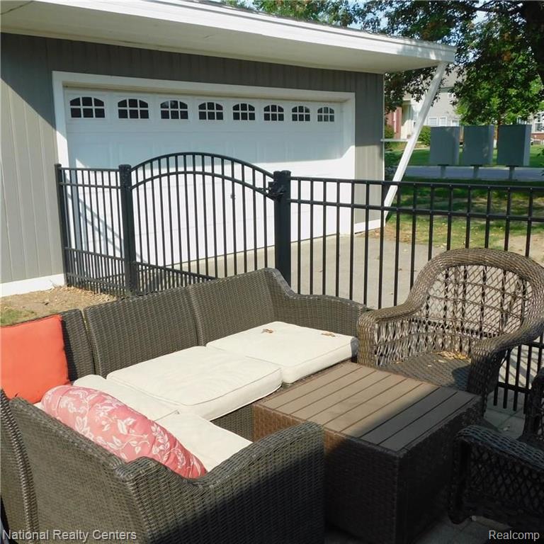24025 Middlebelt Road Farmington Hills, MI 48336 - Photo 8 of 35