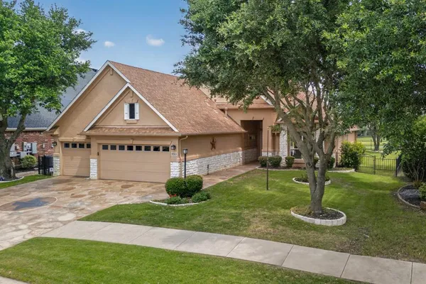 $749,900 | 9313 Grandview Drive, Denton, TX 76207