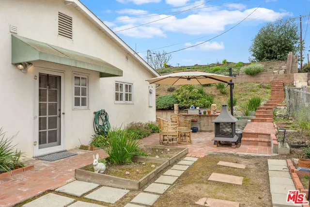 $1,899,000 | 16801 Sunset Boulevard, Pacific Palisades, CA 90272