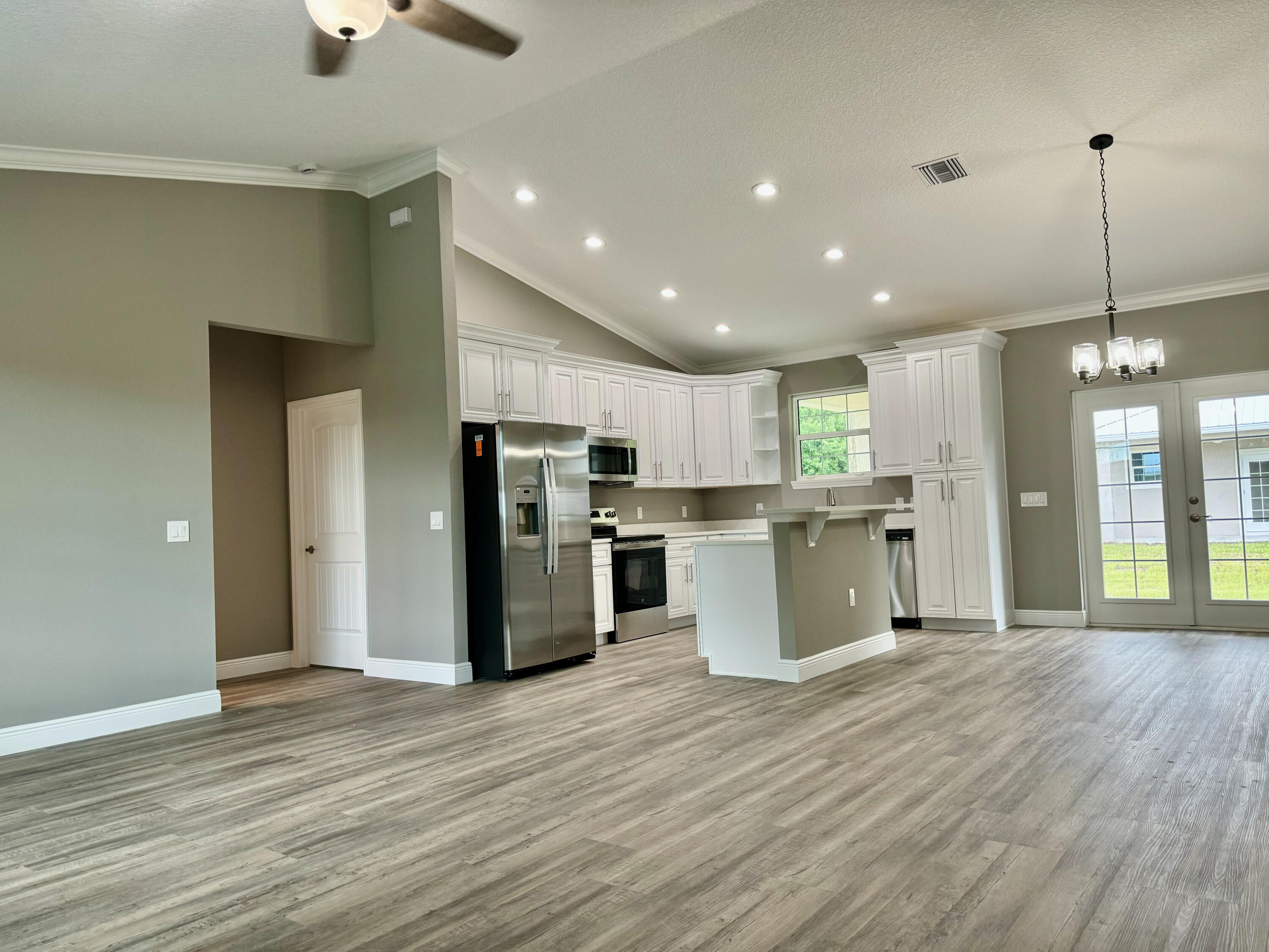 529 Southeast 36th Terrace Okeechobee, FL 34974 - Photo 2 of 22 3