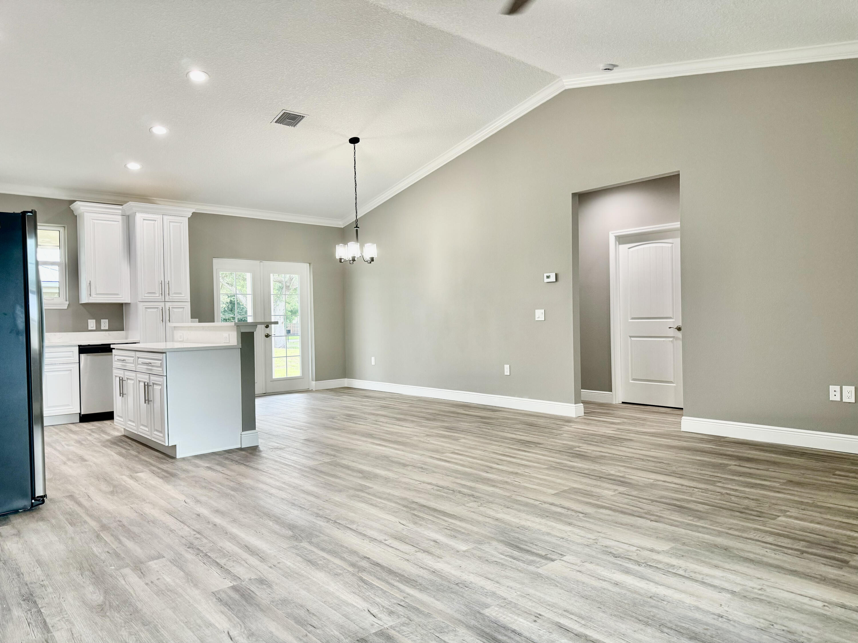 529 Southeast 36th Terrace Okeechobee, FL 34974 - Photo 3 of 22 4