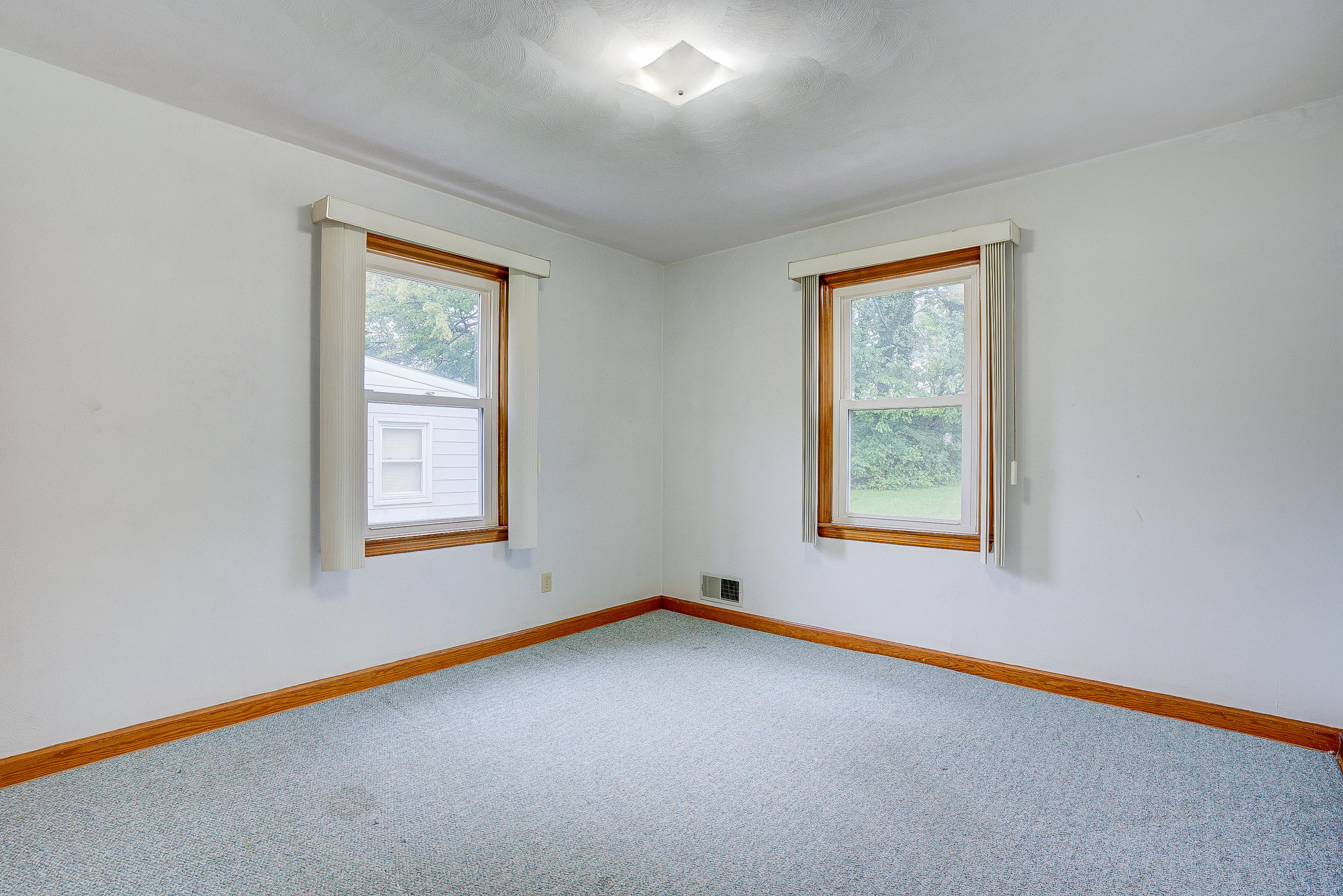 541 Hawthorn Road Salem, VA 24153 - Photo 11 of 18 33