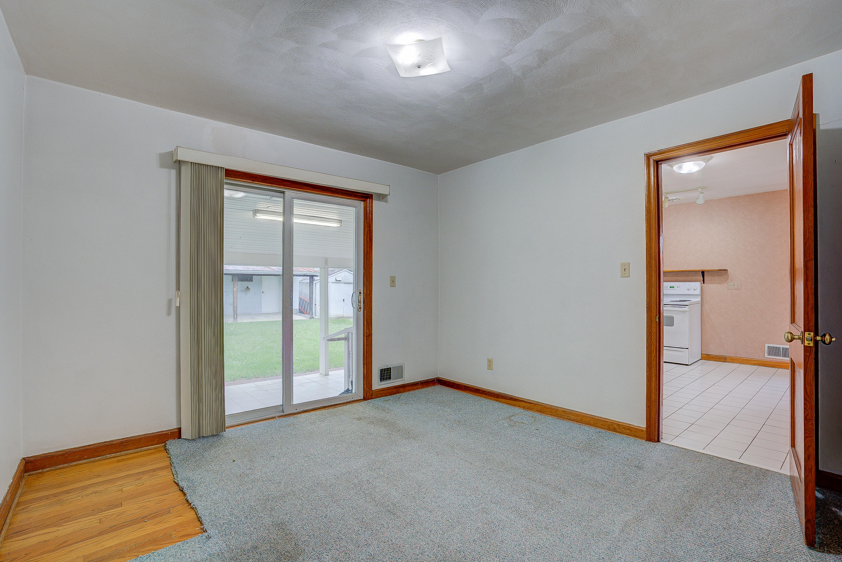541 Hawthorn Road Salem, VA 24153 - Photo 12 of 18 35