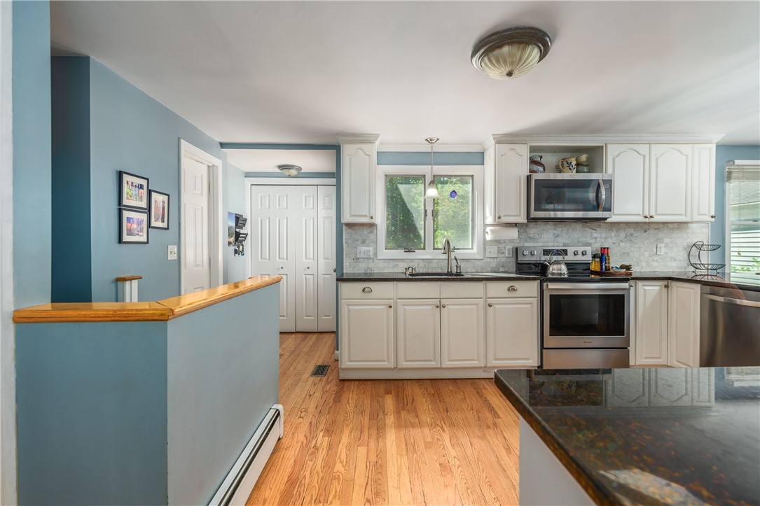 33 Wilbur Road Lincoln, RI 02865 - Photo 11 of 50