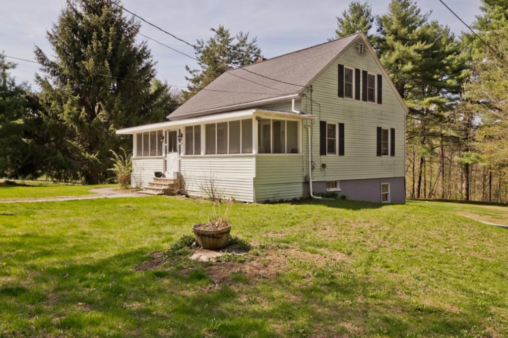 32 High Street Windham, ME 04062 - Photo 3 of 29 Photo