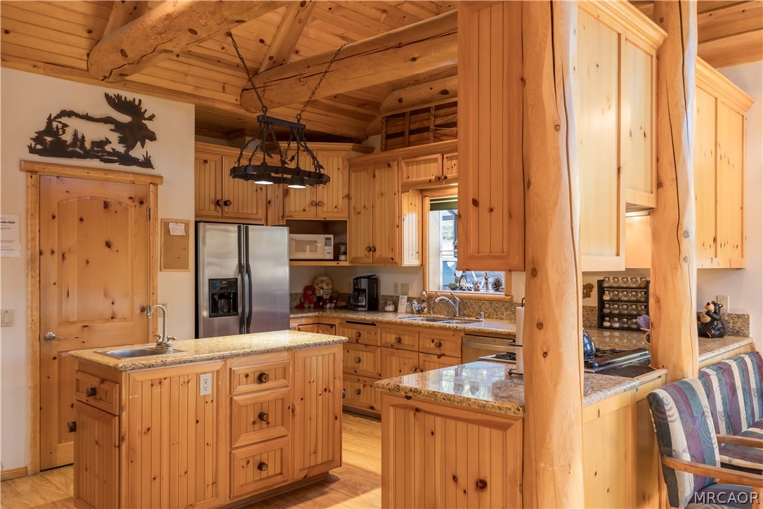 826 Boulder Road Big Bear Lake, CA 92315 - Photo 14 of 42