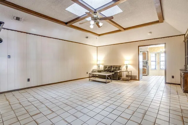 a view of livingroom with furniture