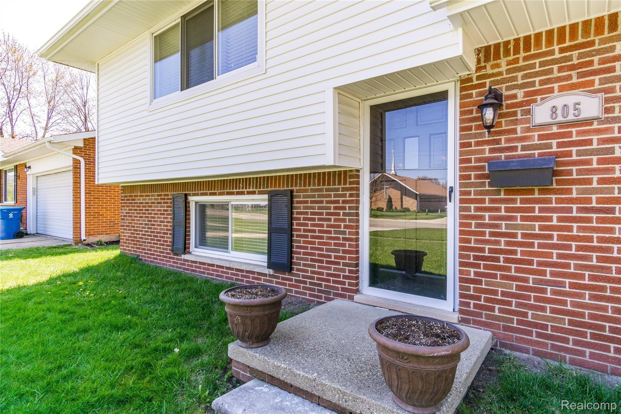 805 North Road Fenton, MI 48430 - Photo 37 of 37 Exteriors (1 of 13).jpg