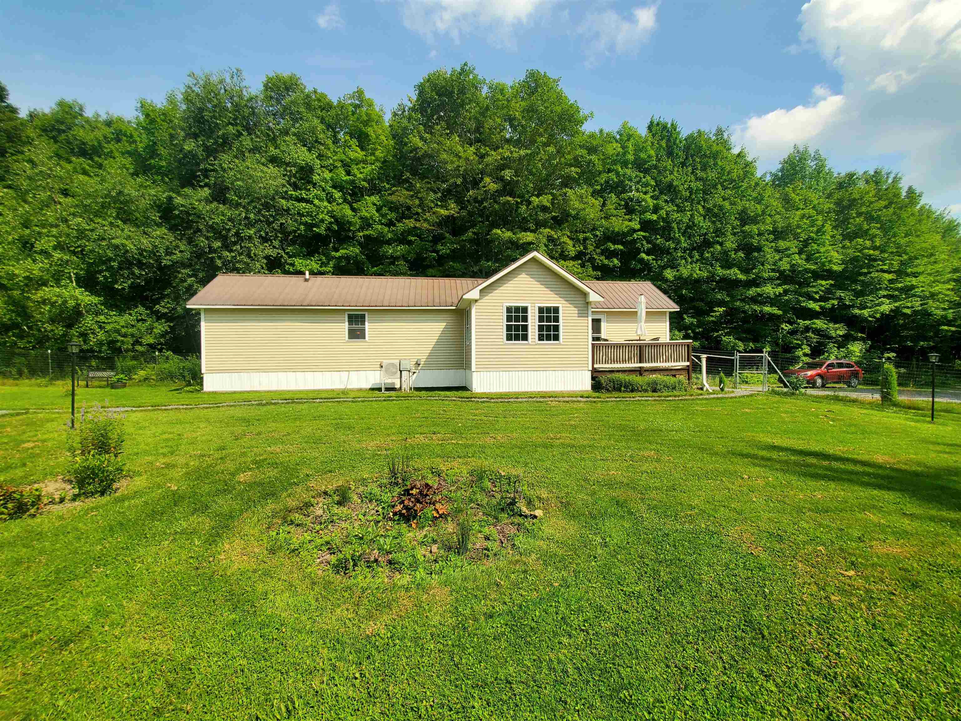 335 South Albany Road Albany, VT 05827 - Photo 2 of 24