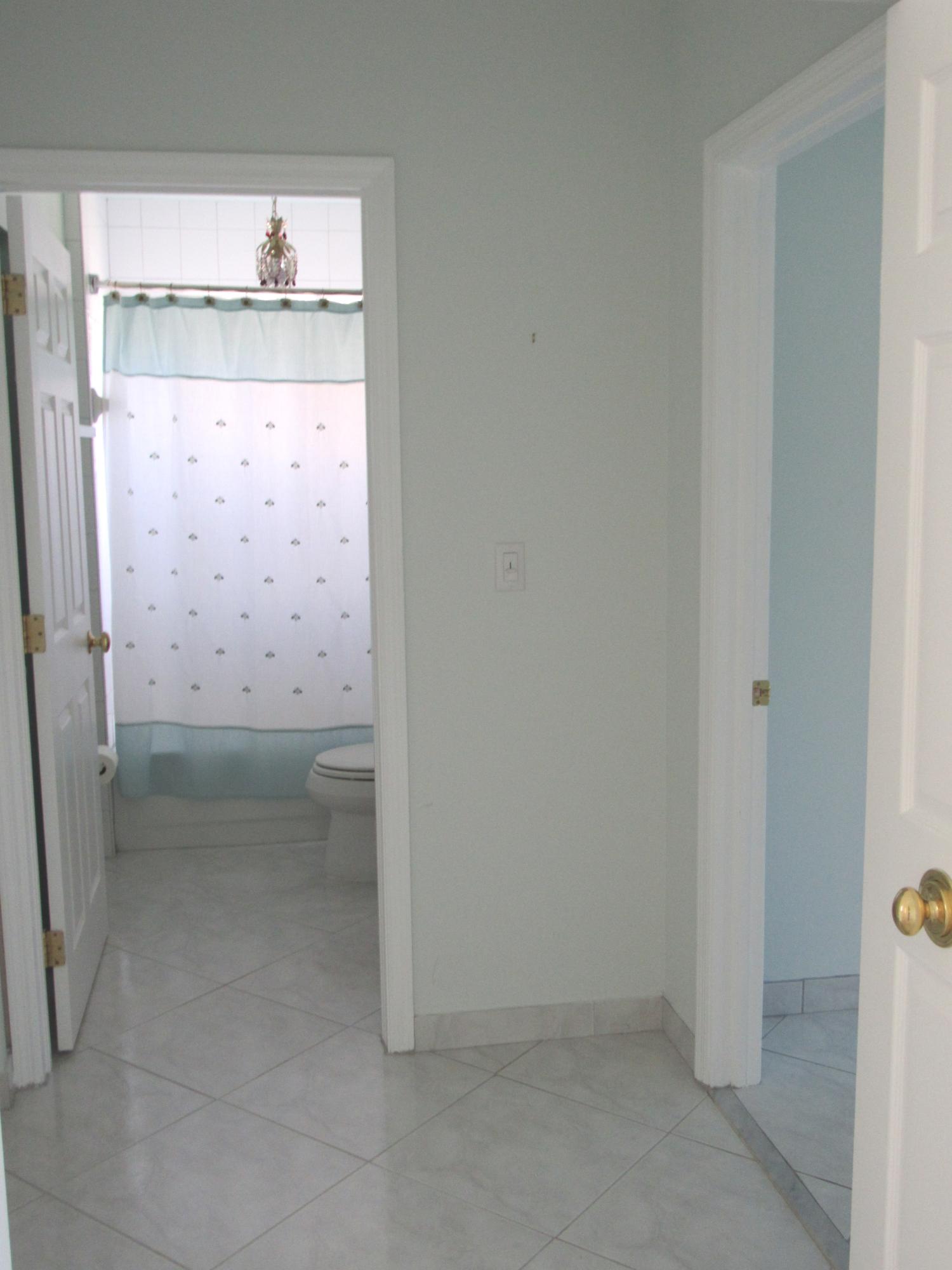 6752 Montego Bay Boulevard, Unit B Boca Raton, FL 33433 - Photo 29 of 36 Secondary Bath