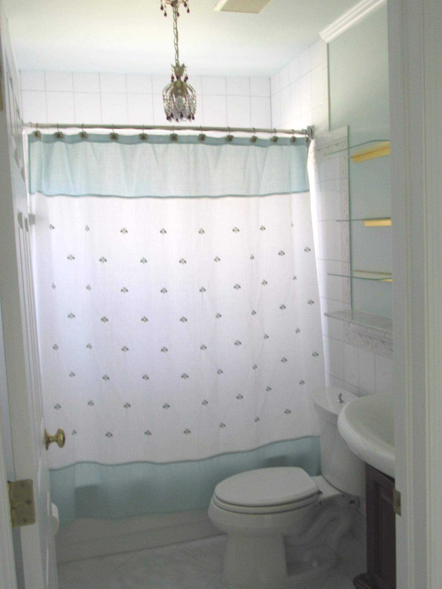 6752 Montego Bay Boulevard, Unit B Boca Raton, FL 33433 - Photo 30 of 36 Secondary Bath