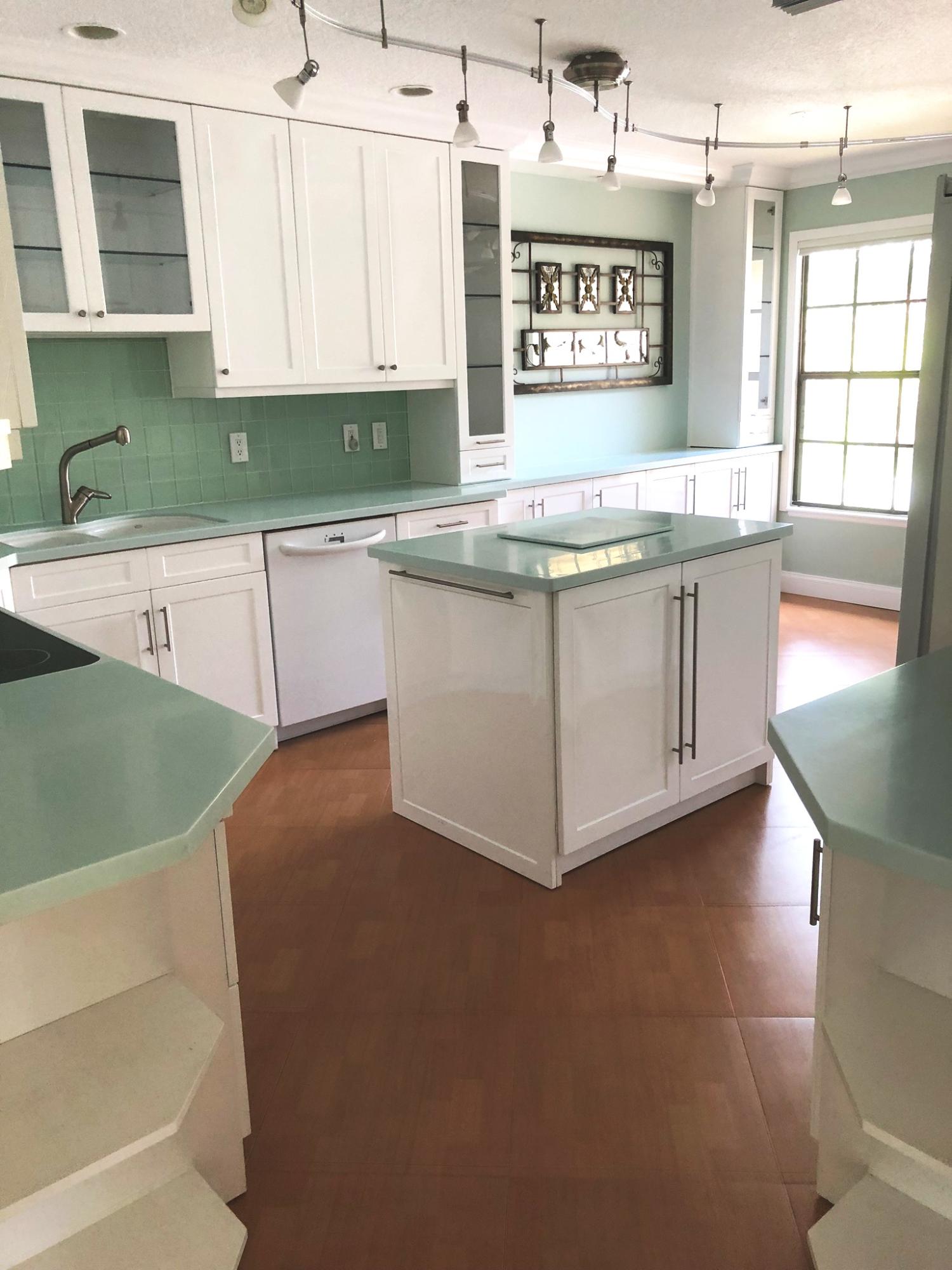 6752 Montego Bay Boulevard, Unit B Boca Raton, FL 33433 - Photo 8 of 36 Kitchen with island