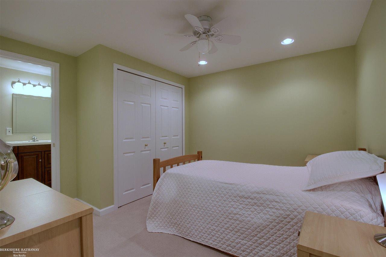 7269 Tottenham Drive Utica, MI 48317 - Photo 33 of 38 31320847-32.JPG