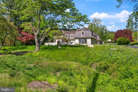 $1,999,000 | 176 Abrahams Lane, Villanova, PA 19085