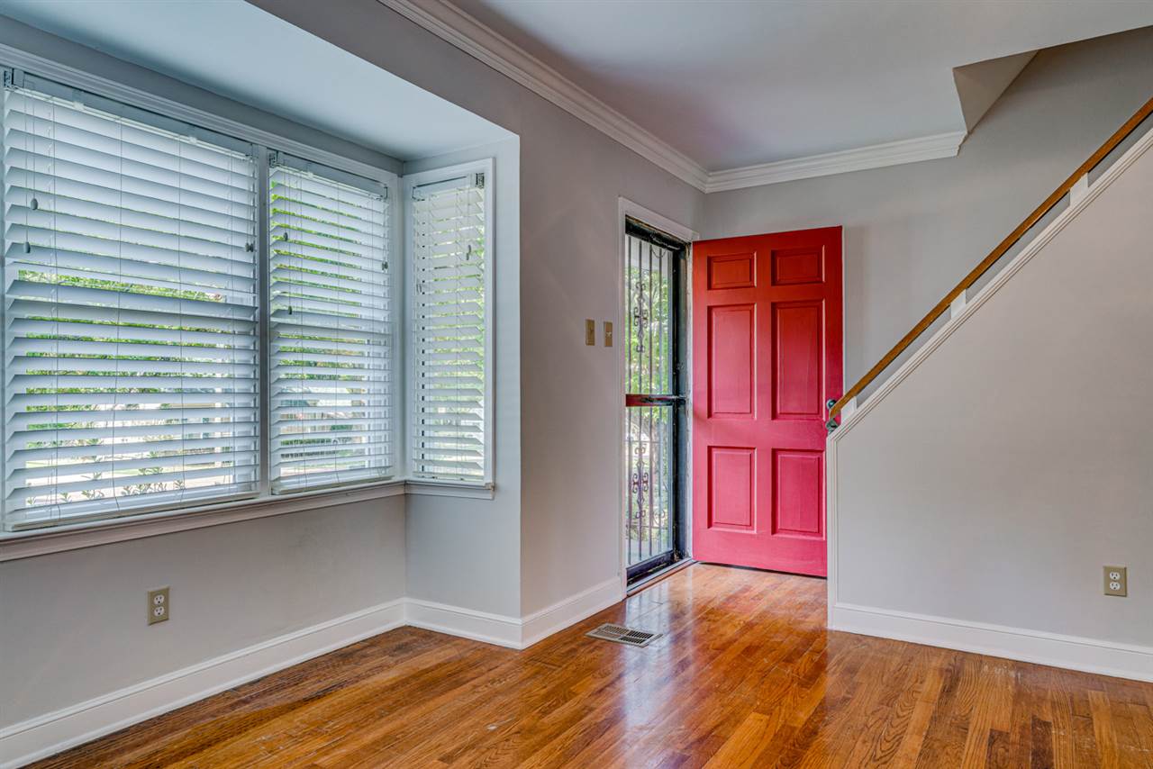 2492 Arthur Road Germantown, TN 38138 - Photo 4 of 23 Gallery Image 4