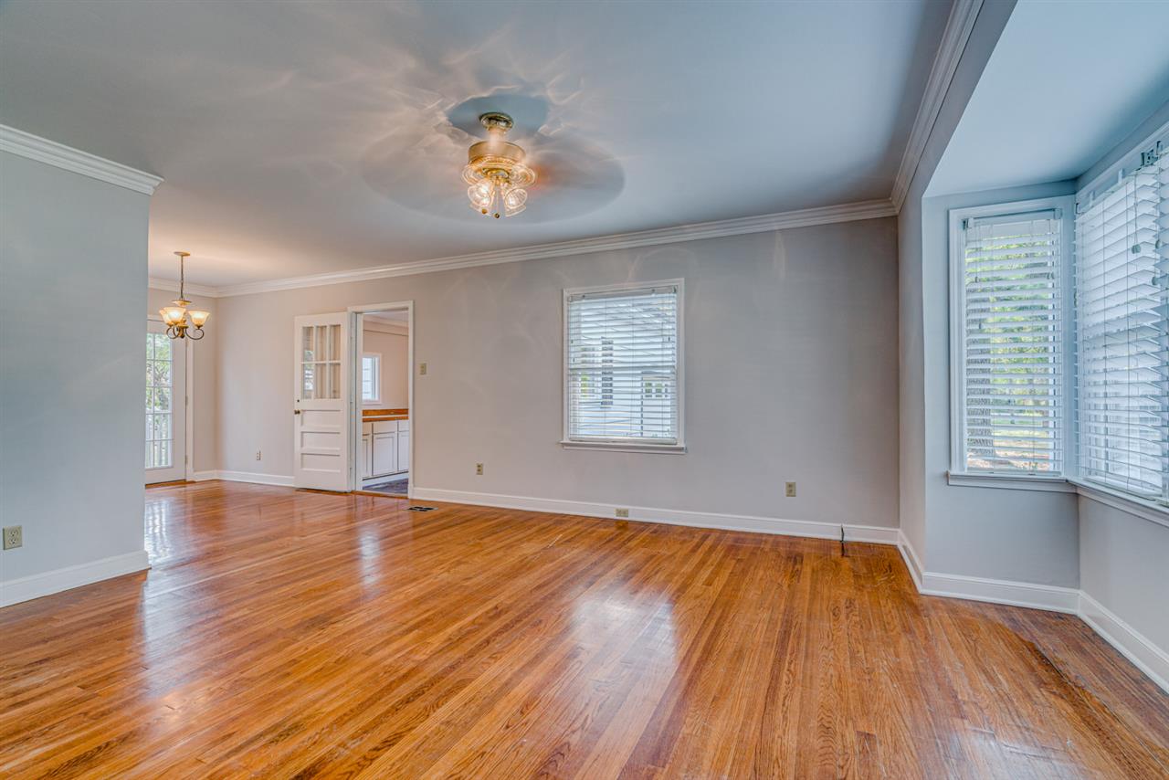 2492 Arthur Road Germantown, TN 38138 - Photo 5 of 23 Gallery Image 5