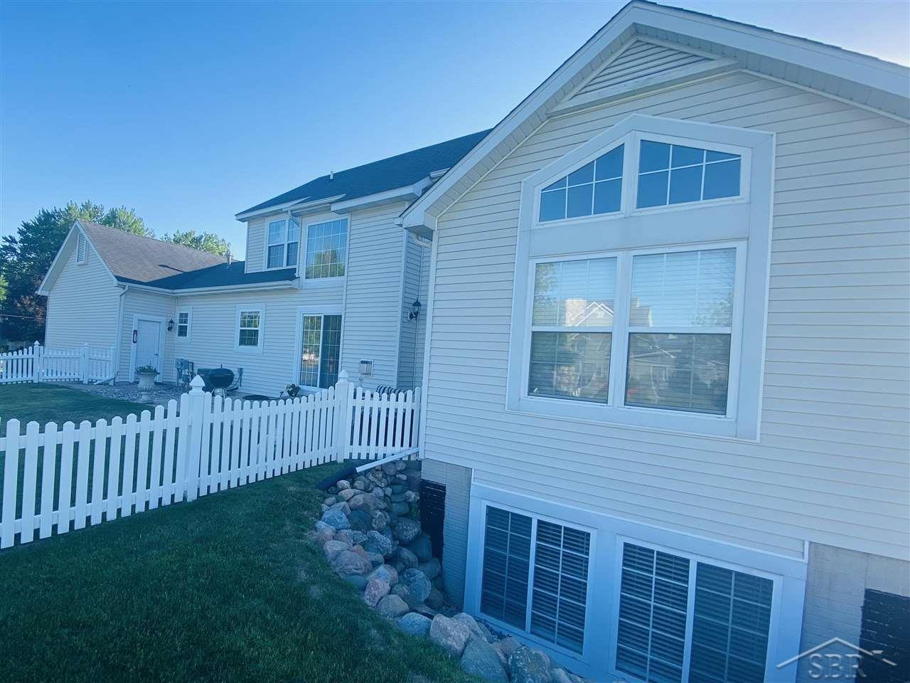 4024 Lone Road Freeland, MI 48623 - Photo 6 of 41